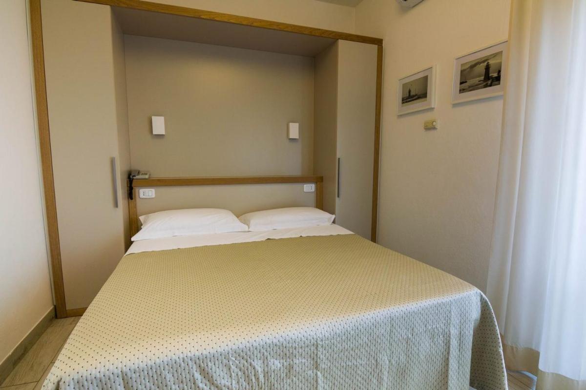 Hotel Mirella カスティリオーネ・デッラ・ペスカーイア 部屋 写真